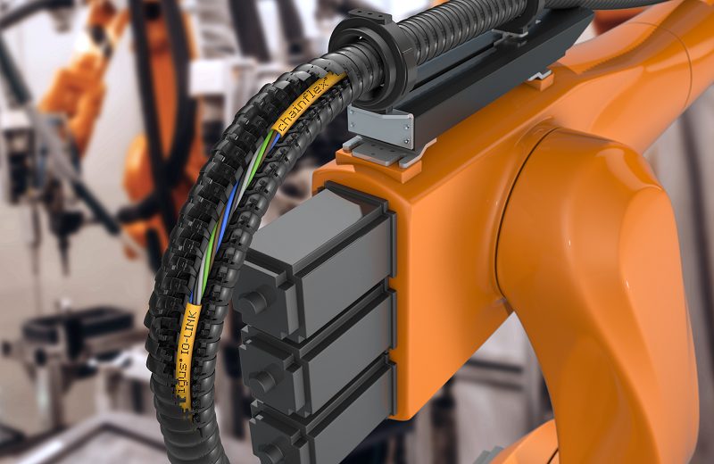Los nuevos cables chainflex IO-Link garantizan una comunicación fiable incluso sometidos a torsión