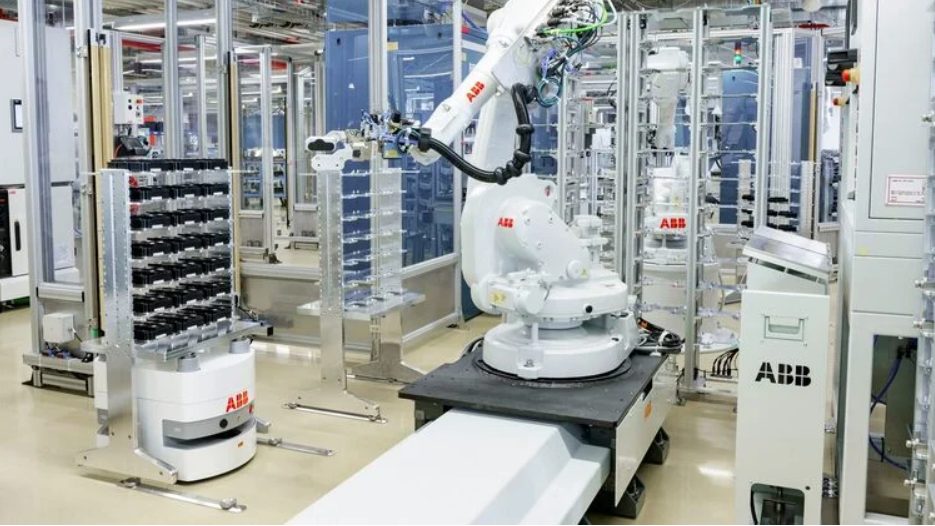 Mobile Robots Revolutionize Industry